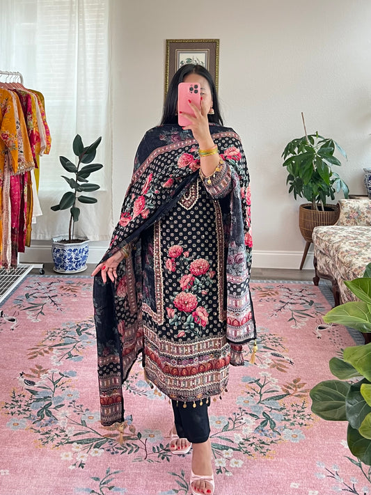 Exquisite floral print three-piece kurtha