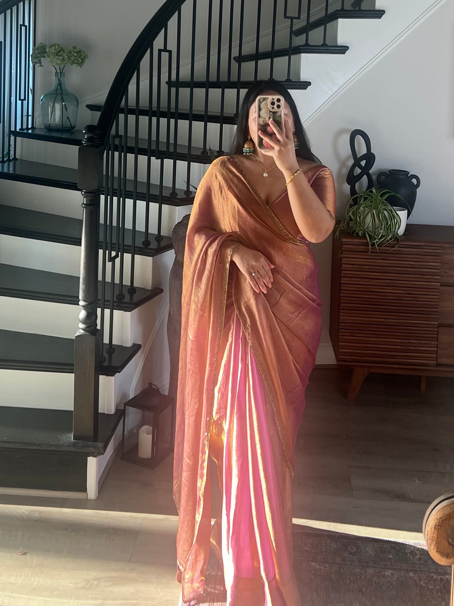 Fendy silk saree in pink/golden