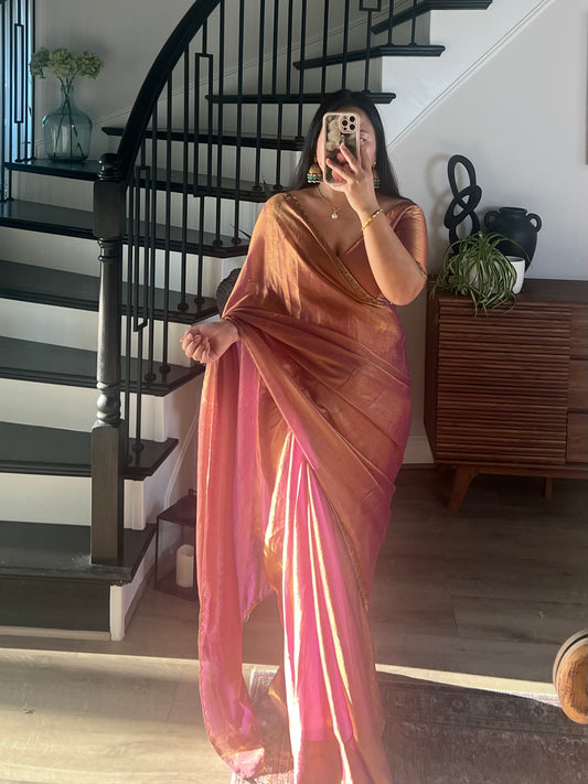 Fendy silk saree in pink/golden